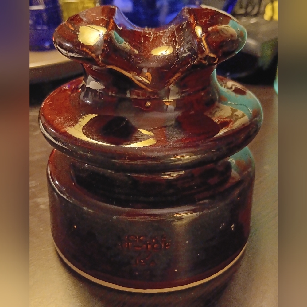 SADDLE INSULATOR